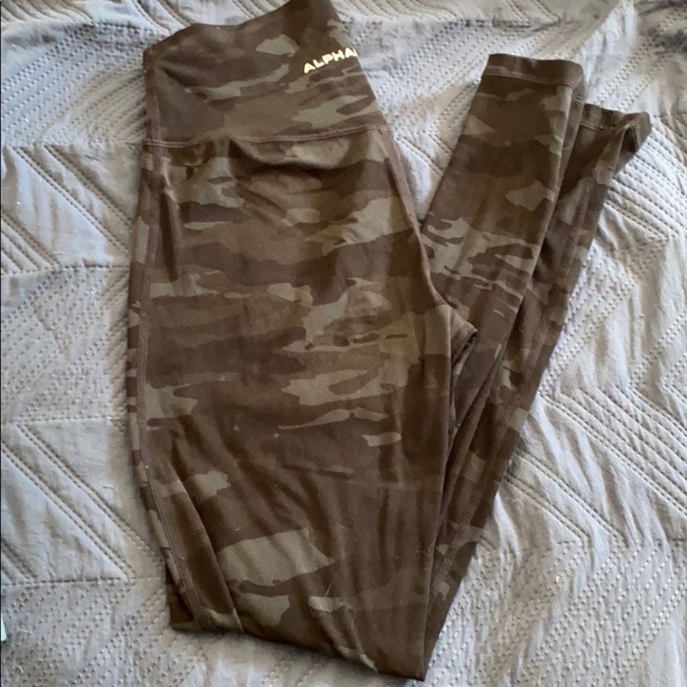 Alphalete Camo Surface Leggings
